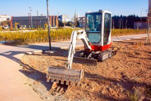 Minikoparki w przestrzeni miejskiej jak koparki obrysowe ułatwiają pracę
